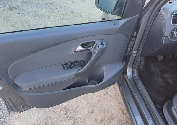 Volkswagen Polo cena 19700 przebieg: 229000, rok produkcji 2010 z Radom małe 79